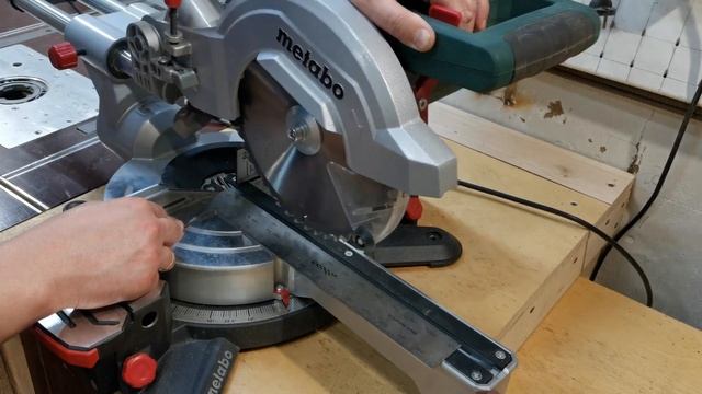 Настройка и регулировка торцовой пилы "METABO". Выравнивание кривой пилы. смотреть онлайн