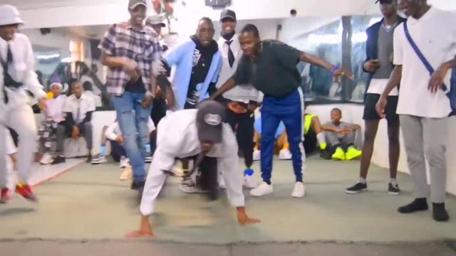 kriss kross by Chrissbrown dance cover it's smooky,????????? смотреть онлайн