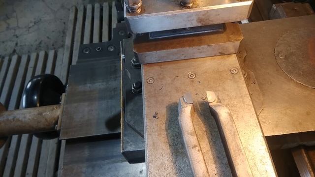 Расточка тормозного диска в сельской местности. смотреть онлайн