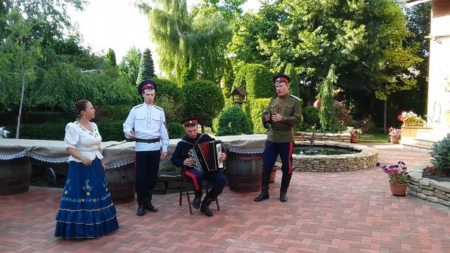 "Зеленая стрела" в садовом центре "Виола" Любительское видео казаки ансамбль смотреть онлайн