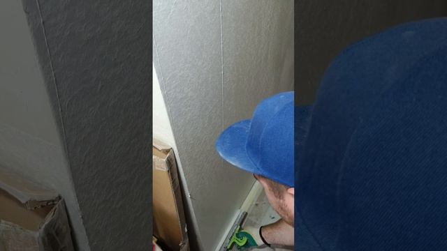 Наношу первый слой шпаклевки на стеклохолст ? смотреть онлайн
