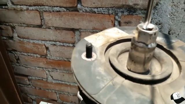 Como cambiar amortiguadores delanteros смотреть онлайн