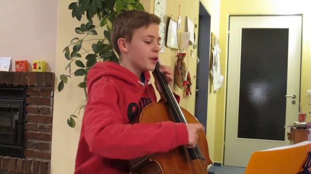 Hallelujah von Leonard Cohen: Joscha (14) Cello und Gesang смотреть онлайн