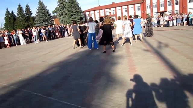 Районный выпускной бал 2019 года – в Красной Горе Брянской области. смотреть онлайн