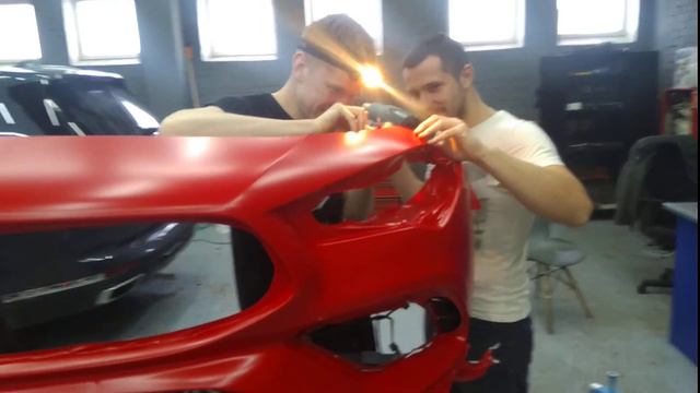 А почему бы и нет)) Работа над бампером Мерседес смотреть онлайн