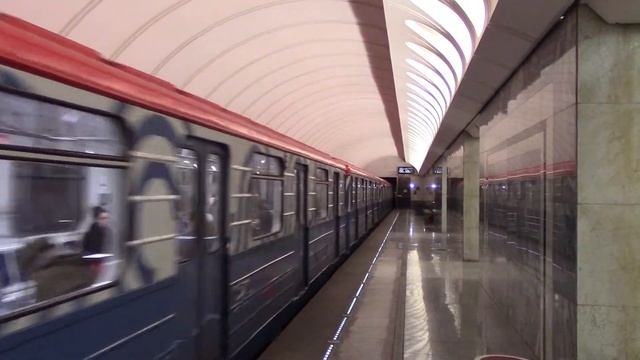 Метропоезд 81-717.5М/714.5М"Номерной-Московский транспорт" маршрут №42 смотреть онлайн
