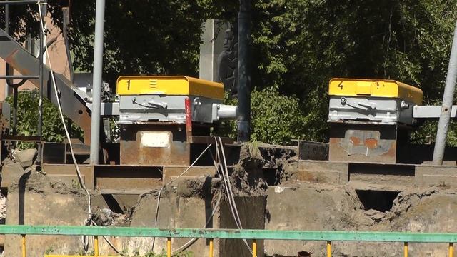 Замена устройств заграждения железнодорожного переезда смотреть онлайн