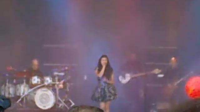 Nadine Beiler @ Donauinselfest 2011 (1) смотреть онлайн