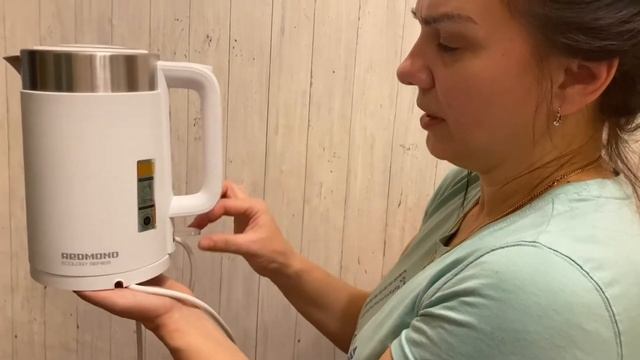 Обзор на электрический чайник Redmond RK-M139 смотреть онлайн