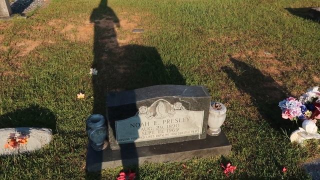 The cemetery where Elvis twin brother Jesse Garon and Gt Uncle Noah Presley are buried -Priceville смотреть онлайн