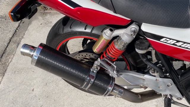 HONDA CB400SF VTEC SPEC2 NC39 - ホンダ CB400スーパーフォア VTEC スペック2 - DELKEVIC製カーボンサイレンサー、社外チタンエキゾーストパイプ 装備 смотреть онлайн