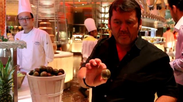 Исмагил Шангареев в ресторане Saffron, отель Atlantis The Palm Атлантис, Дубай, ОАЭ