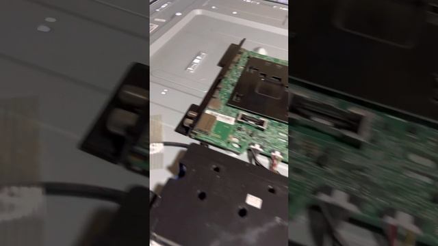 Samsung 55 inch TV repair / Reboot loop / SCREEN shutting off - Solution смотреть онлайн