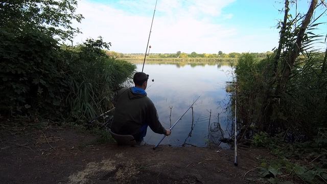 Рыбалка на поплавочные, на фидер. Поимка красноперки петлей. Хорошие поклевки и почти пустой садок. смотреть онлайн