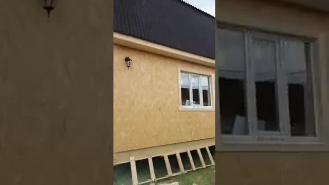 Видеоотзыв о каркасном доме 6х10 с мансардой с ломаной крышей с черновой отделкой ОСБ плитами смотреть онлайн