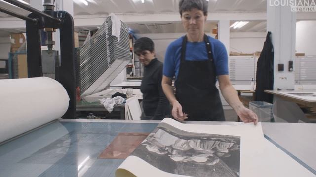 "Material offers resistance and obstacles." | Artist Fiona Tan | Louisiana Channel смотреть онлайн