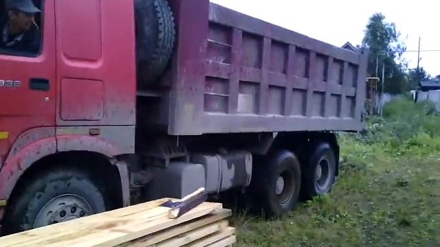 УралАвтоСтрой. Доставка отсева 18 м3 в мкр. Шувакиш.