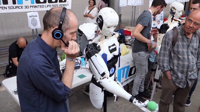 InMoov Demo at Maker Faire Paris 14 смотреть онлайн