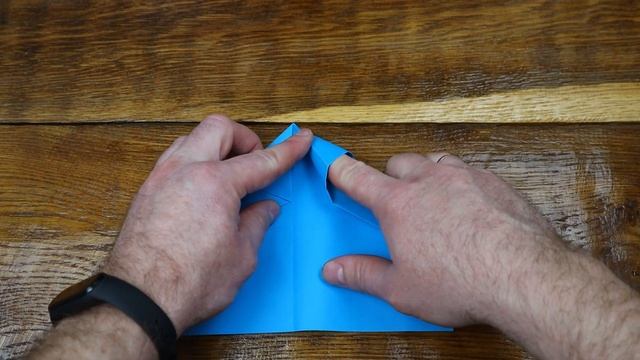 How to fold a paper airplane ✈️ Как сложить бумажный самолетик! смотреть онлайн