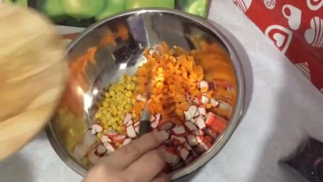 Салат с Крабовыми палочками / #новогоднийсалат ПРОСТО И БЫСТРО смотреть онлайн