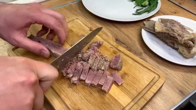 Гороховый суп на двойном бульоне. Настоящий мужской суп! смотреть онлайн