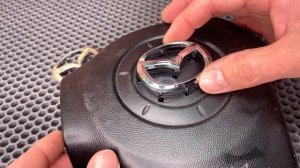 Замена значка на руле на примере Mazda 3