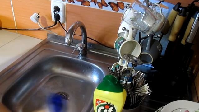 Уборка кухни / Готовлю обед смотреть онлайн