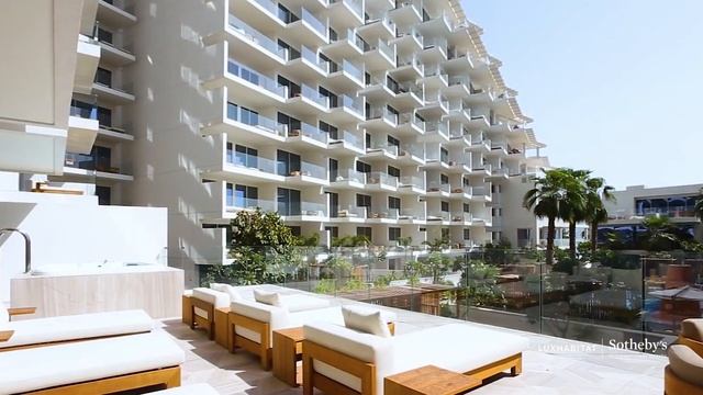 Luxurious & Private Living with 5 Star Services смотреть онлайн