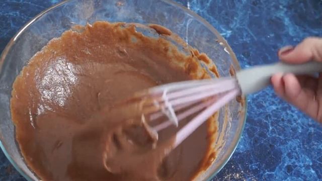 Wenn Sie einen Mini-Donut-Grill haben, probieren Sie unbedingt dieses erstaunliche Mini-Donut-Rezep смотреть онлайн