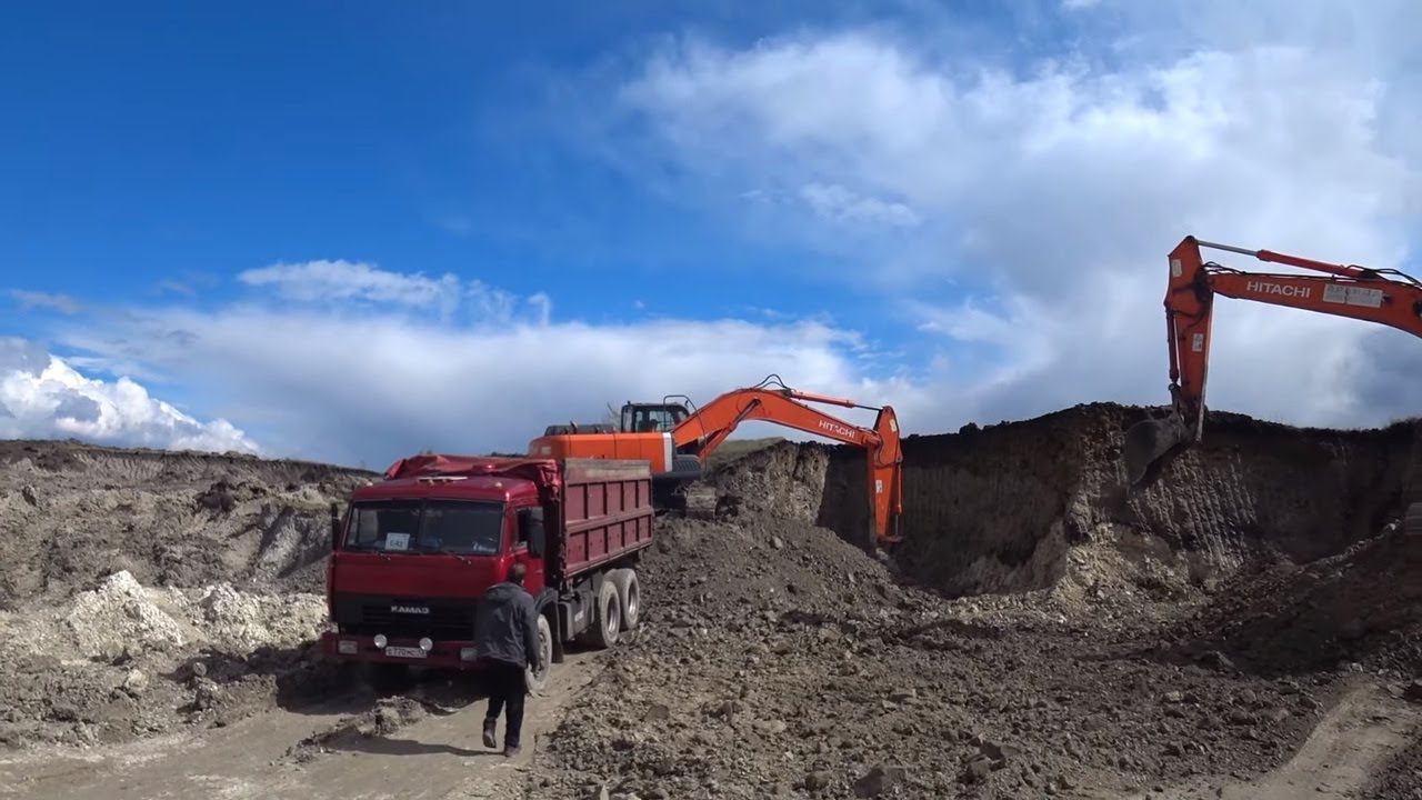 ВОЗИМ ОПОКУ, СОЛОМУ / МЫ ВЫШЛИ НА РАБОТУ СТРОИТЬ ГОРНОЛЫЖНЫЙ ЦЕНТР смотреть онлайн