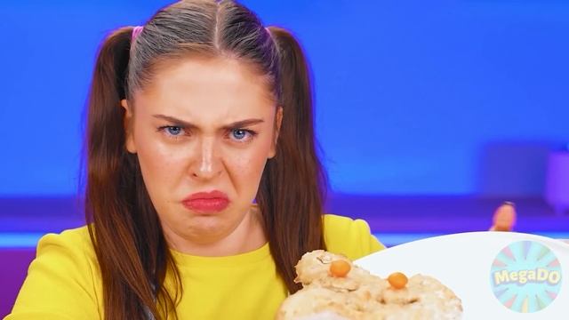 Reto De Cocina Yo vs Abuela | Hacks y Trucos de Cocina por Mega DO Challenge смотреть онлайн