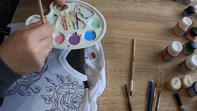 Рисуем розы на футболке/Draw roses on t-shirt? смотреть онлайн