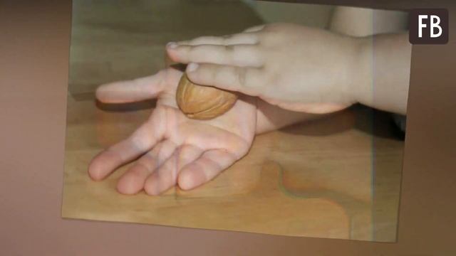 Подруга всегда носит в сумочке два грецких ореха. Когда я узнала причину, стала делать так же