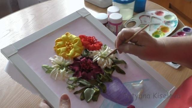 Вышивка лентами георгины в вазе часть 3/Embroidery ribbons dahlias in a vase смотреть онлайн