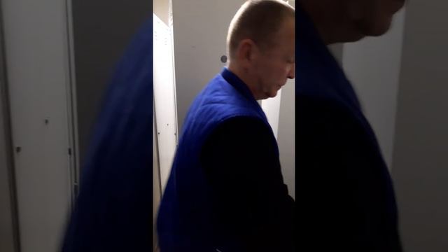 Ростов на дону.фаберлик так заботяться о своих сотрудниках,что аж раздевалку сделали в туалете,позо смотреть онлайн
