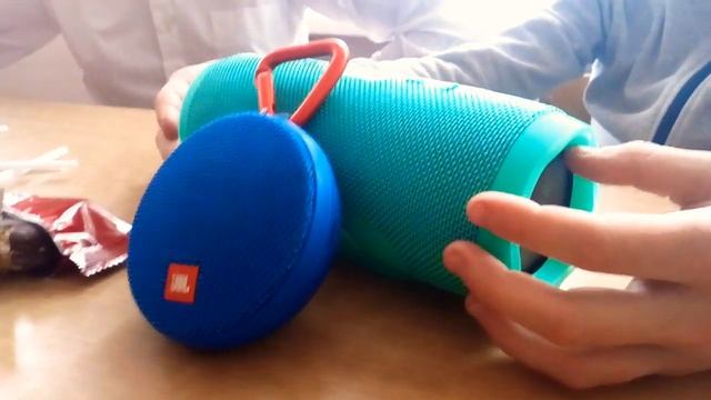 JBL charge 3 и JBL clip 2 вместе смотреть онлайн