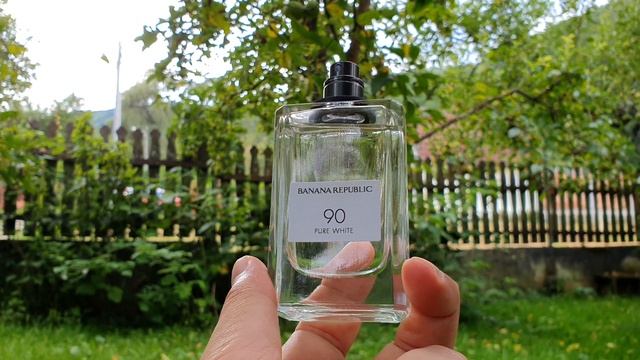 Banana Republic 90 Pure White ~ GaVo* Perfumery  ??