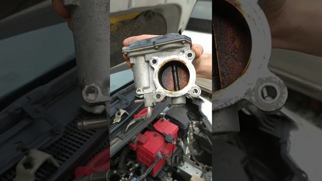 Проверяем дроссельную заслонку, а там коптильня. Тойота Виц ( TOYOTA VITZ) 130  кузов.