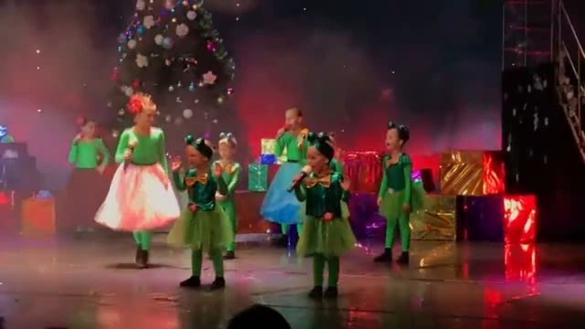 Новогодние детское шоу в Мюзикл-холле 2017г. смотреть онлайн