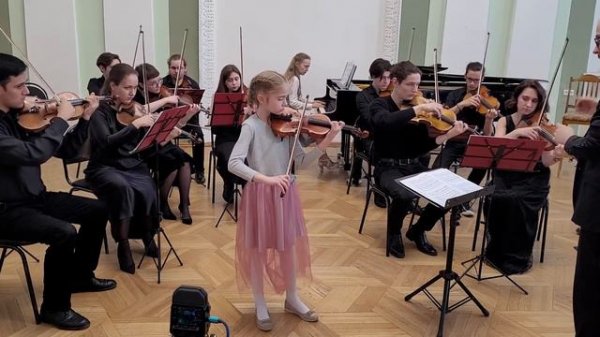 Василиса Паршкова, скрипка, Quattro Elementi Orchestra, дирижёр Александр Раппопорт.