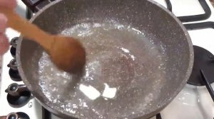 Потрясающий рецепт  Свиная вырезка с яблоками и луком на сковороде