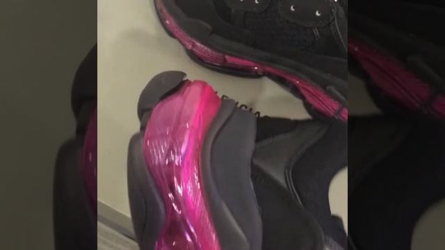 Balenciaga Triple S Sneaker Black Red Sole Unboxing смотреть онлайн
