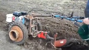 Мотоблок типа КВ-04 пашет