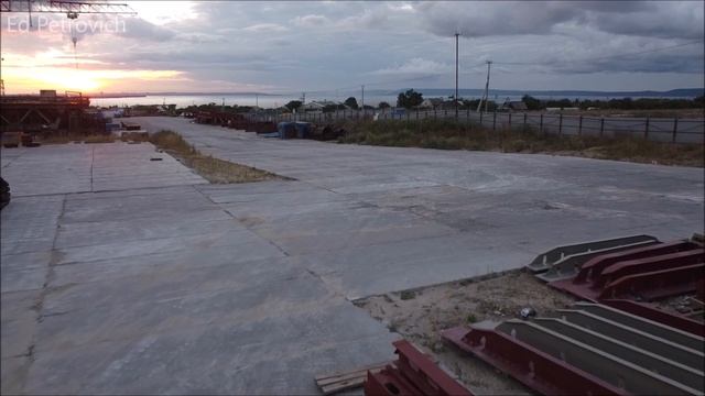 Мост в Самарской обл.06.09.22.А зори у нас тихие,закончился приём бетона на опоре№5. смотреть онлайн