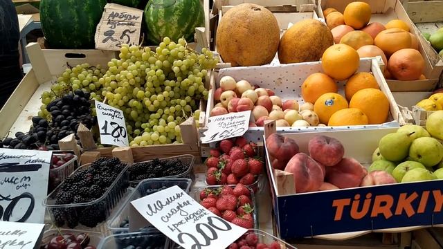 рынок в Адлере  Не центральный