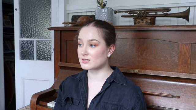 Local Sunshine Coast Musician Emma Tomlinson Talks All Things Music. смотреть онлайн