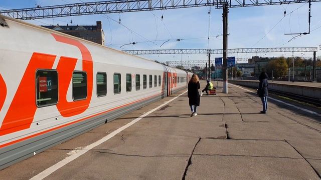 ЧС7-093 с поездом N65 Тольятти-Москва прибывает в Москву смотреть онлайн