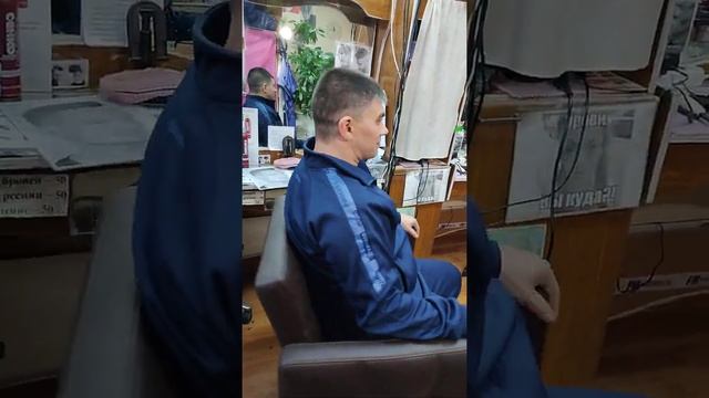 Постригли стрижку Спортивную Канадку с челкой смотреть онлайн