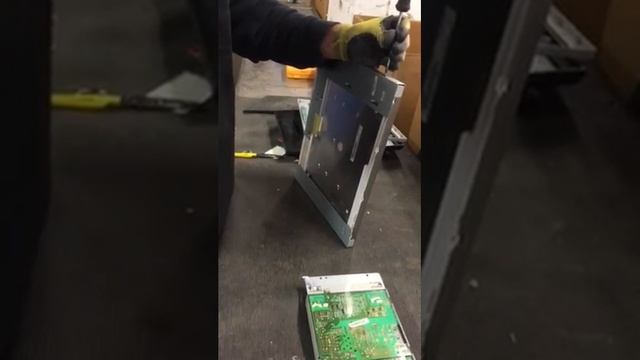 Part 1 - LCD Monitor Disassembly смотреть онлайн