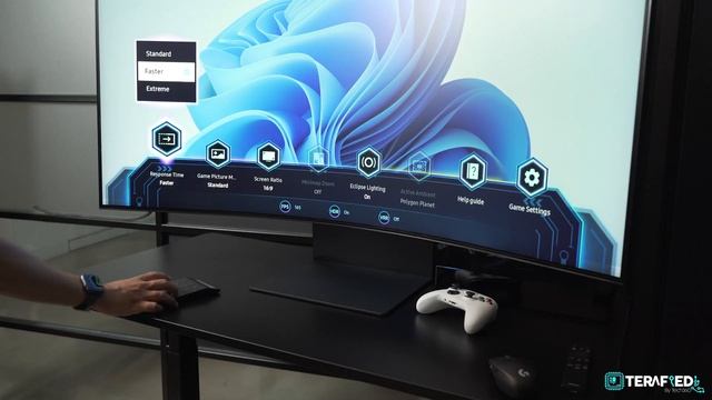 Samsung Odyssey Ark Review - 55-Inches Of Productivity смотреть онлайн
